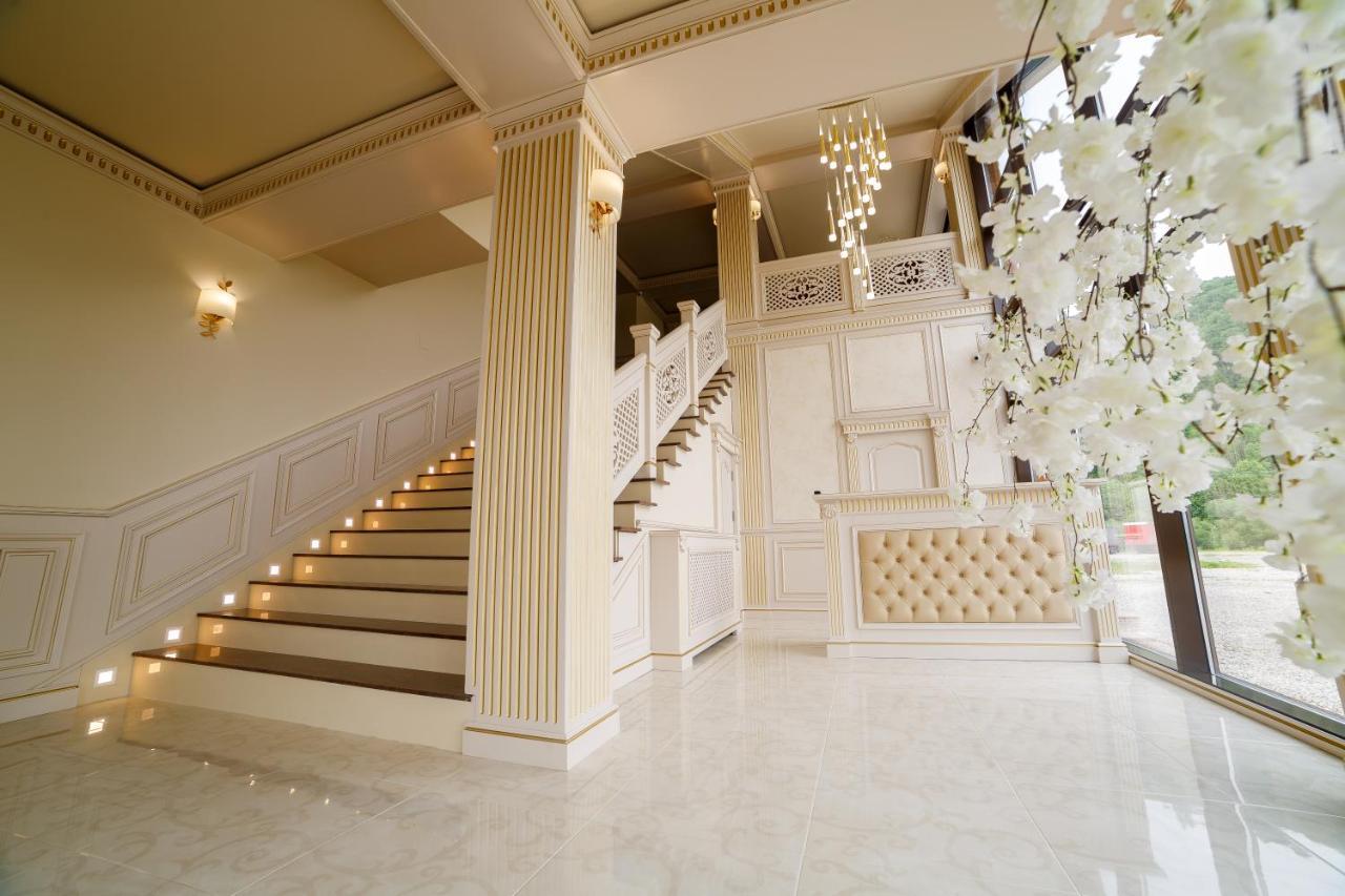 Gradina Mariajelor Hotel Câmpulung Moldovenesc المظهر الخارجي الصورة