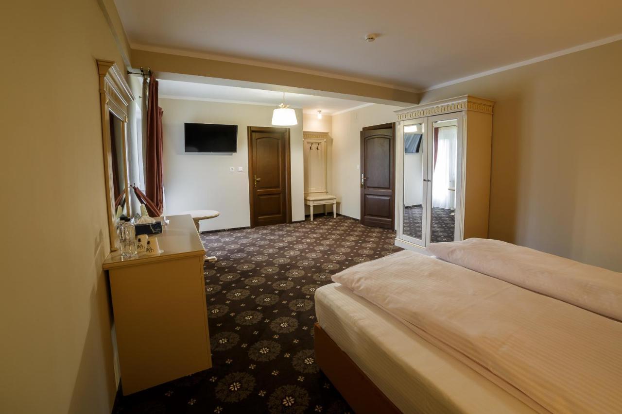 Gradina Mariajelor Hotel Câmpulung Moldovenesc المظهر الخارجي الصورة