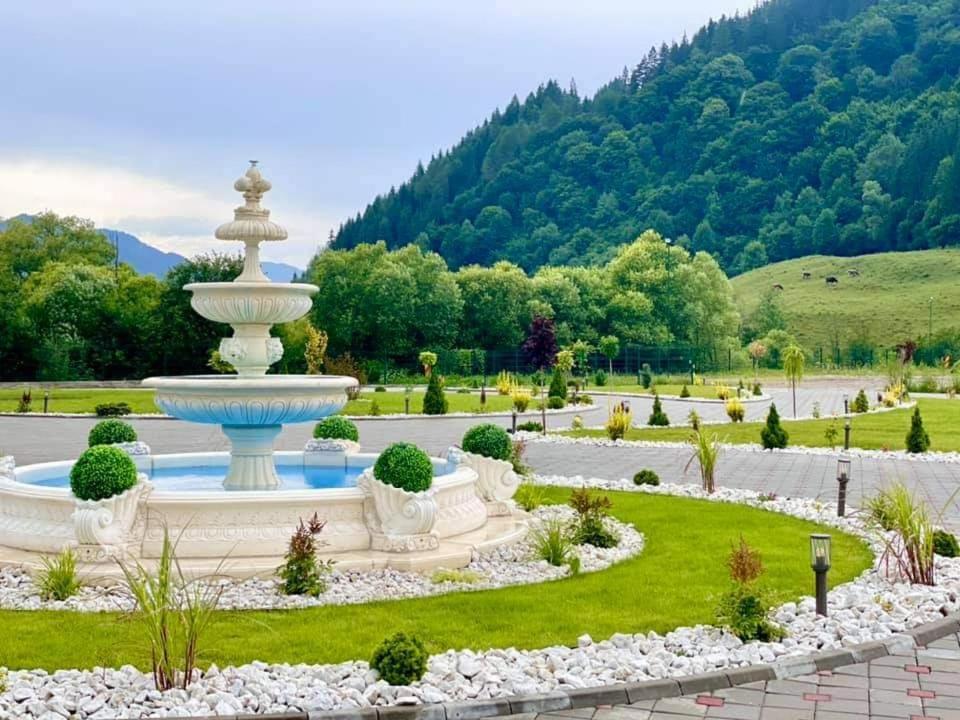 Gradina Mariajelor Hotel Câmpulung Moldovenesc المظهر الخارجي الصورة